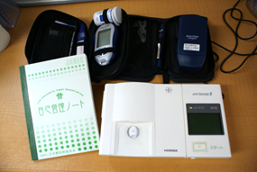 血糖測定器、自己血糖測定器、糖尿病手帳